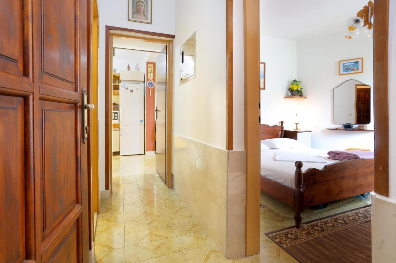 Apartments By The Sea Stanici, Omis - 1028 Tice Exterior foto